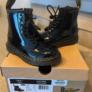 Black patent lamper Dr. Martens